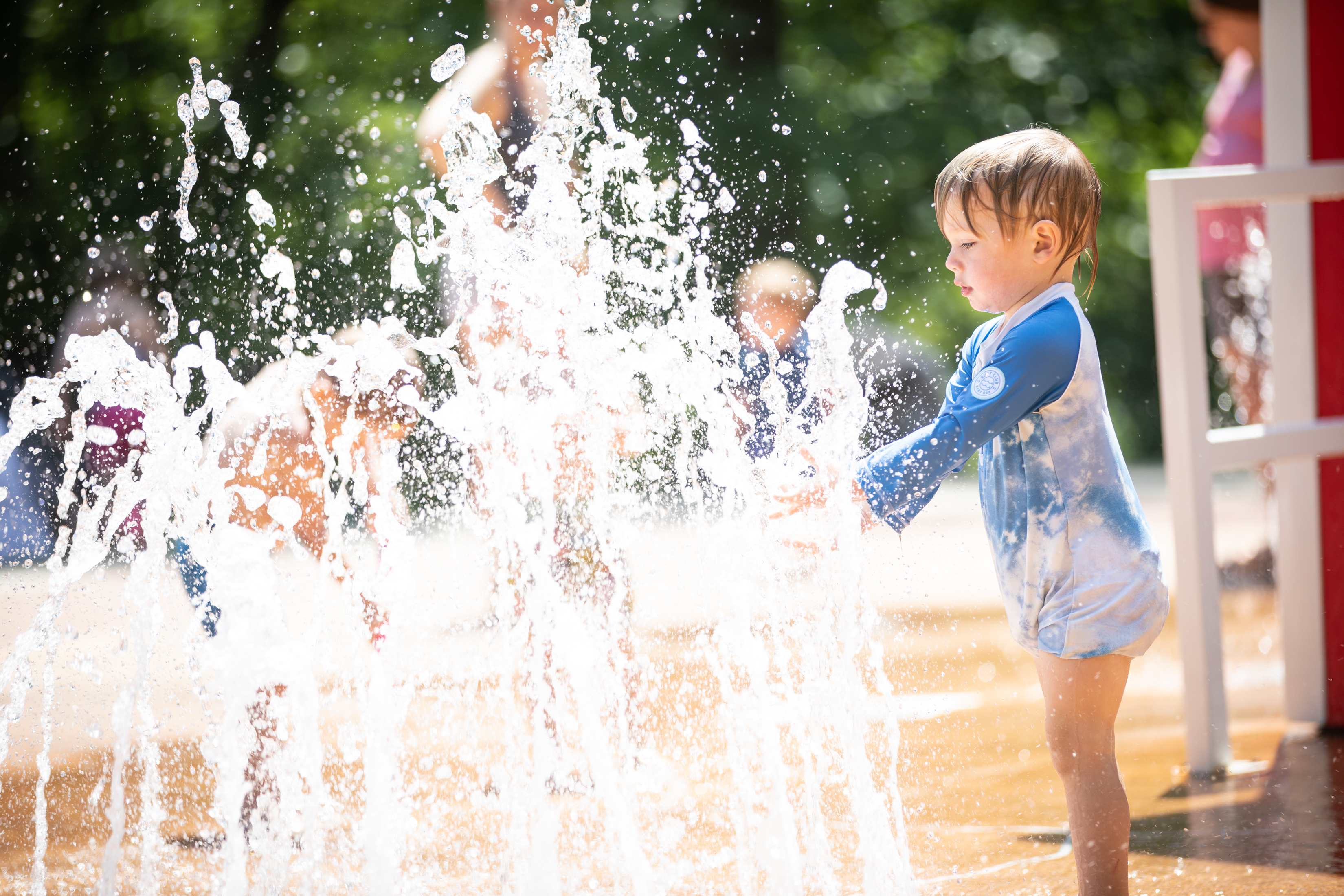 Round-Hill-Spray-Park-2.jpg