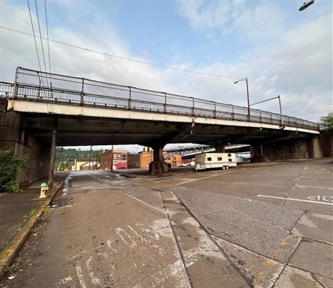 Photo of the old Braddock Avenue/Kenmawr Avenue ramp in Rankin