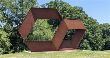 Charles Ginnever sculpture: Stretch, 1981